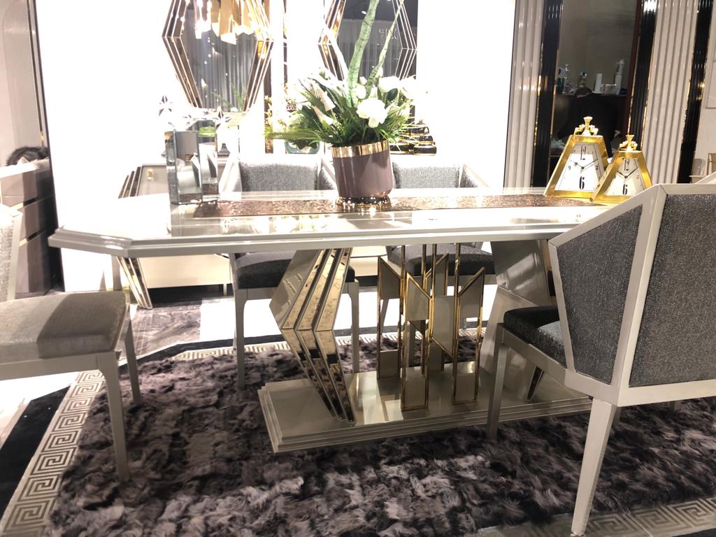 G-Lotus Living Room Settee
