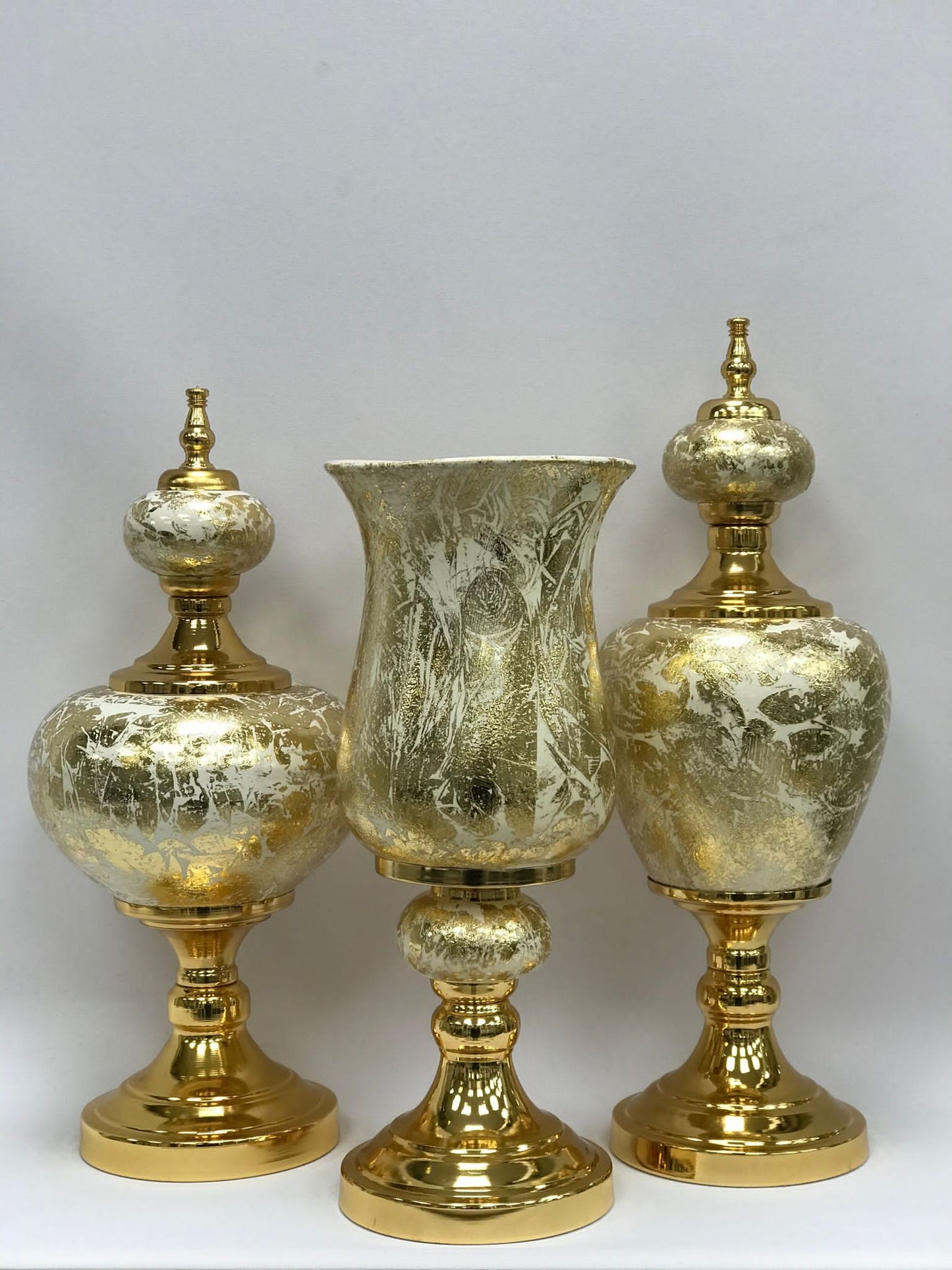 G-VEFT401 3-1 White and Gold Decorative Jar Set.