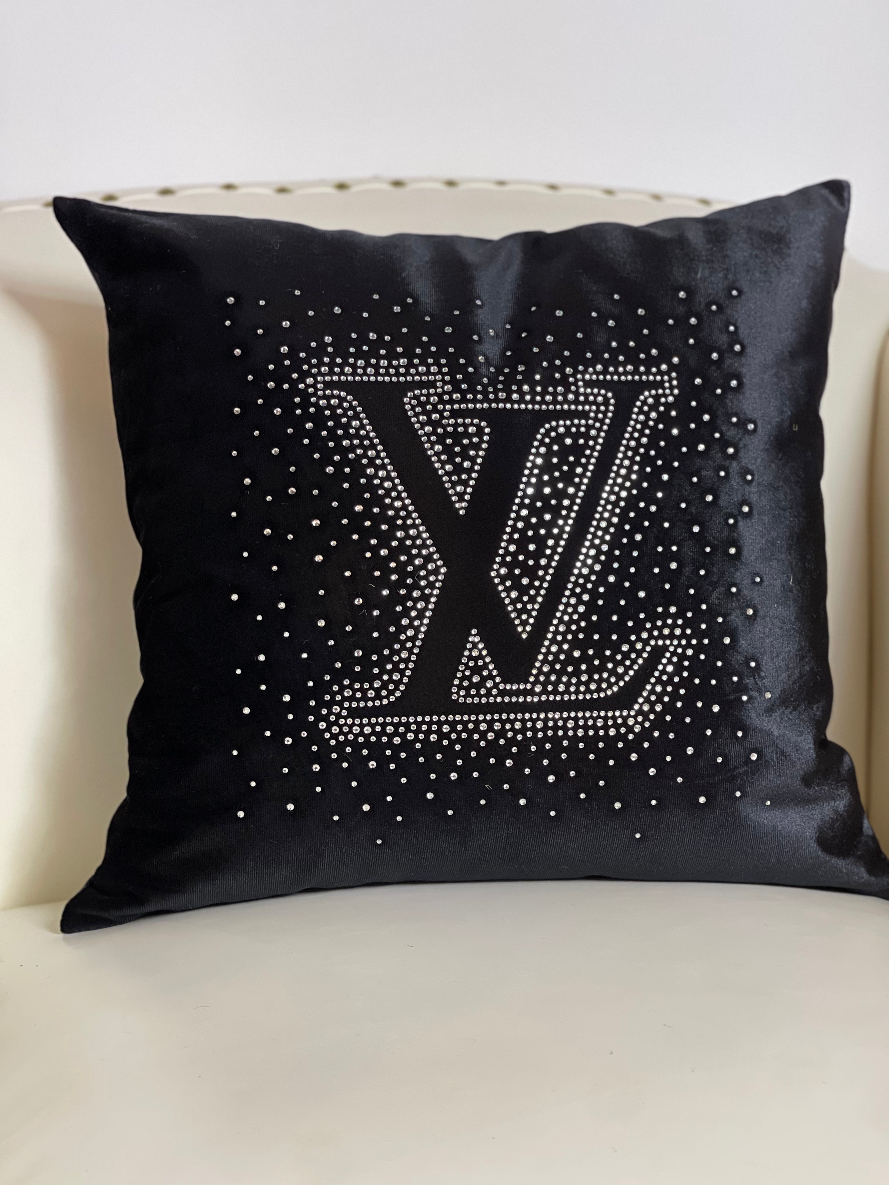 Louis 2024 vuitton pillow