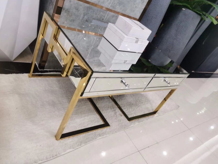 Reflective Decorative Coffee Table