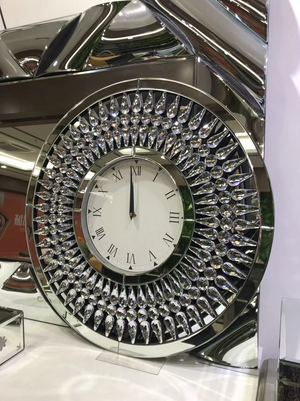 Glitz Drop Wall Clock Decor