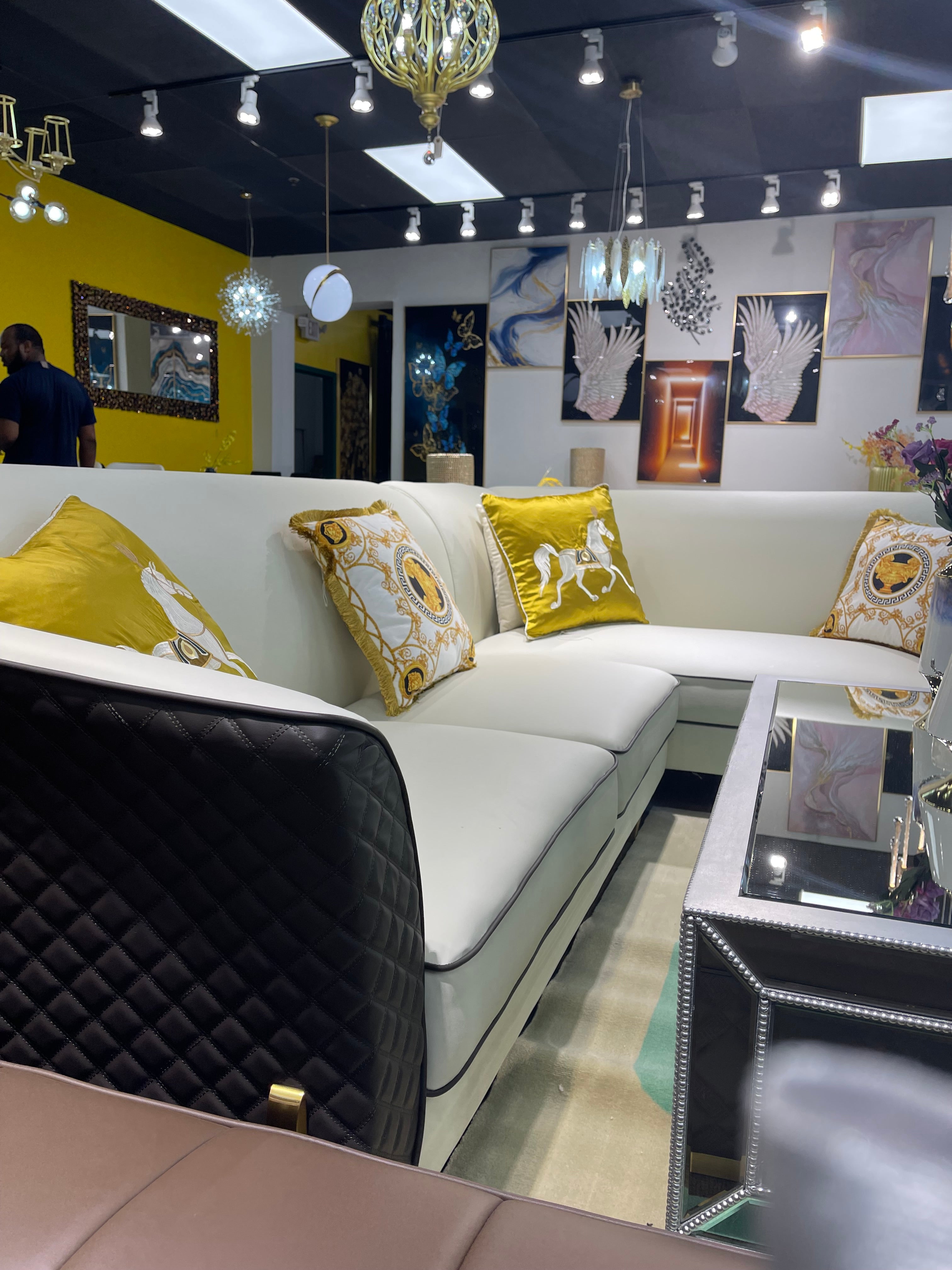 GG-Curvy Brown & Cream Modern Sectional Sofa - Image 6