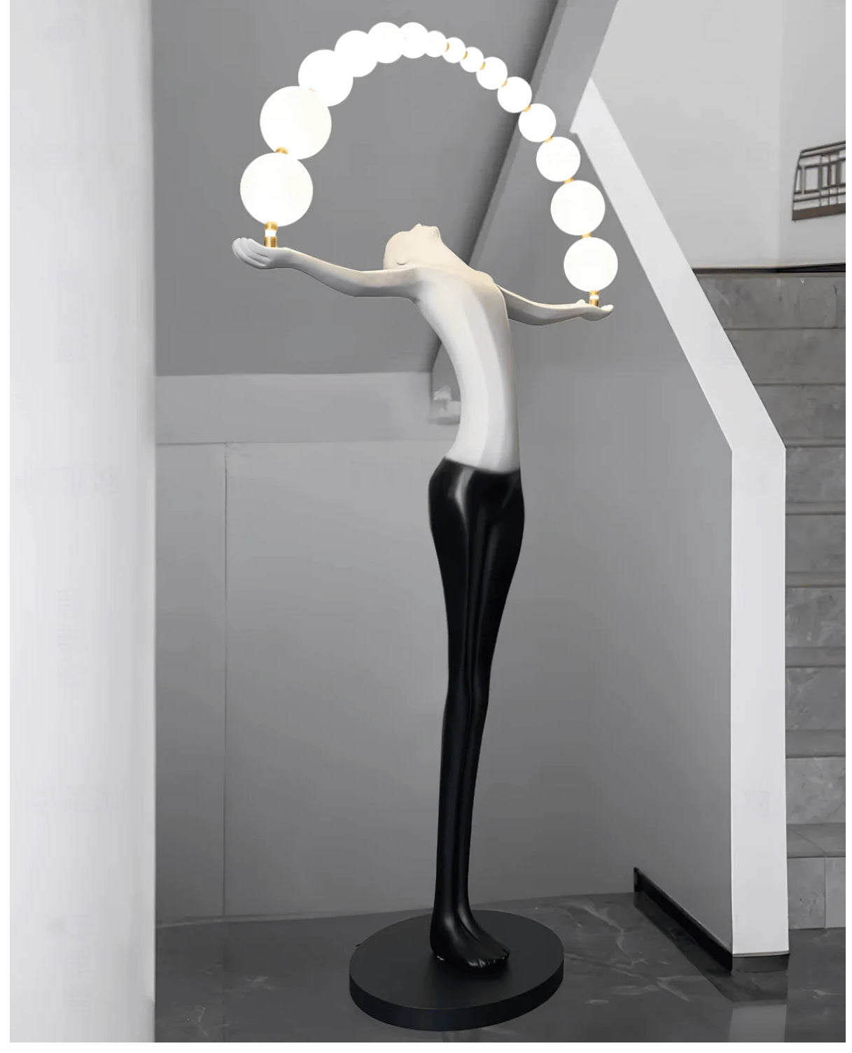Black & White LED female Sculpture floor Lamp - Image 8