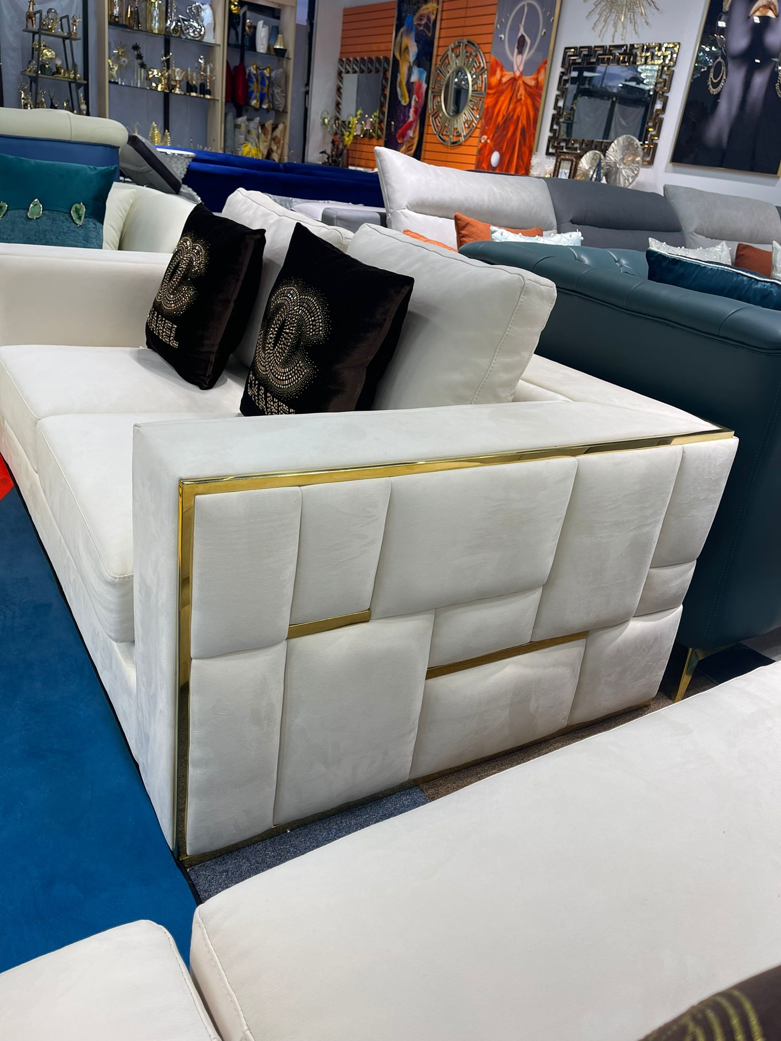 Nero Custom Living Room Set - Image 3