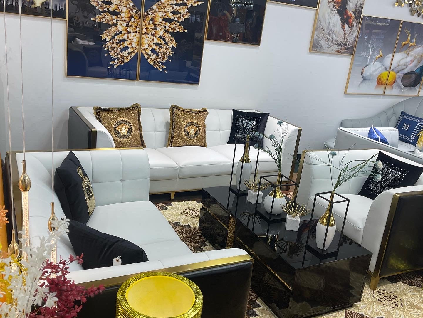 Black & White leather Living Room Set - Image 2