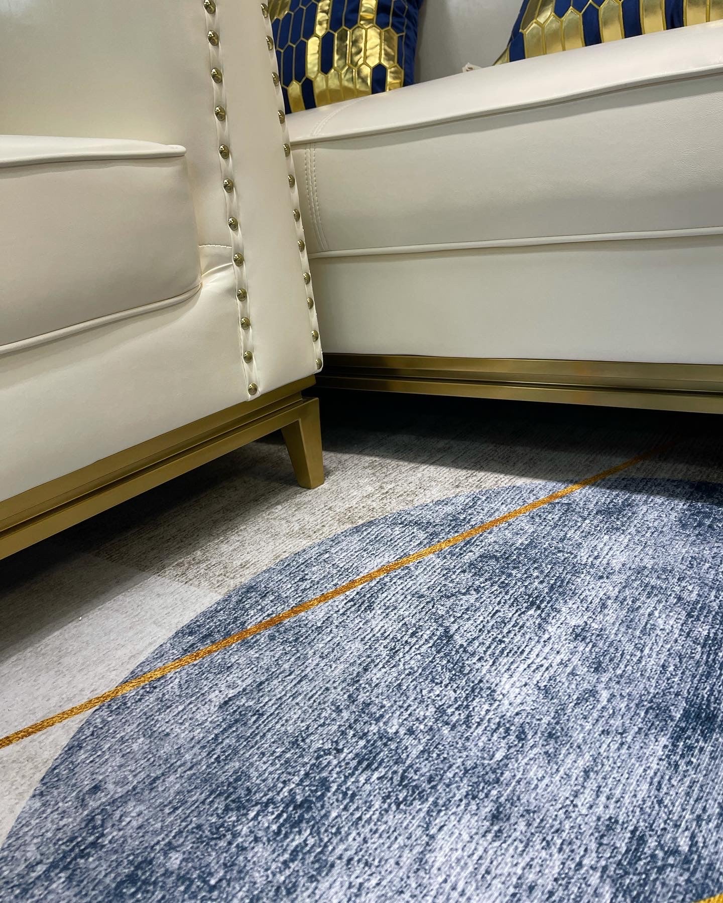 REGINA 3 PIECE WHITE LEATHER LIVING ROOM SET - Image 7