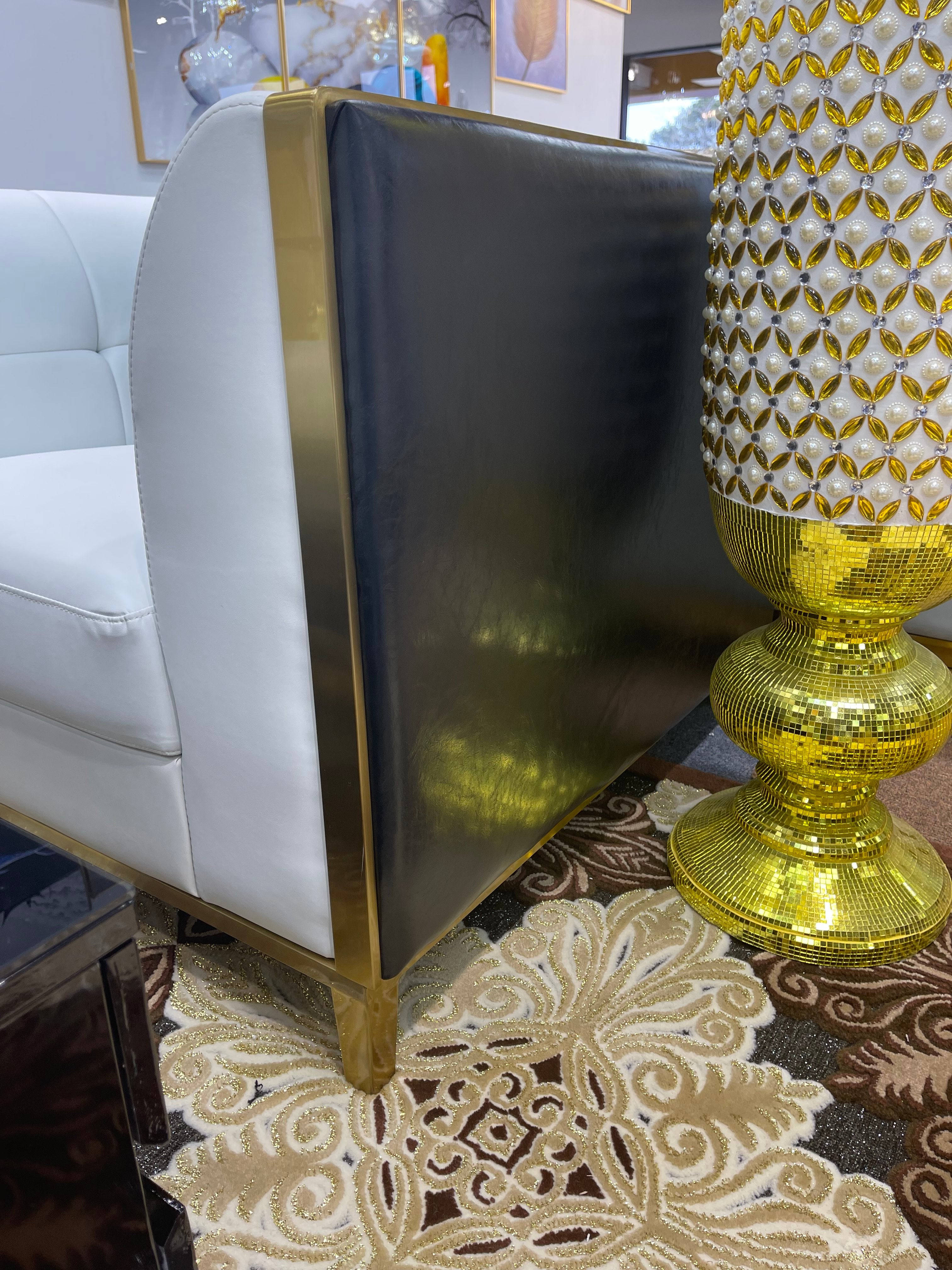 Black & White leather Living Room Set - Image 7