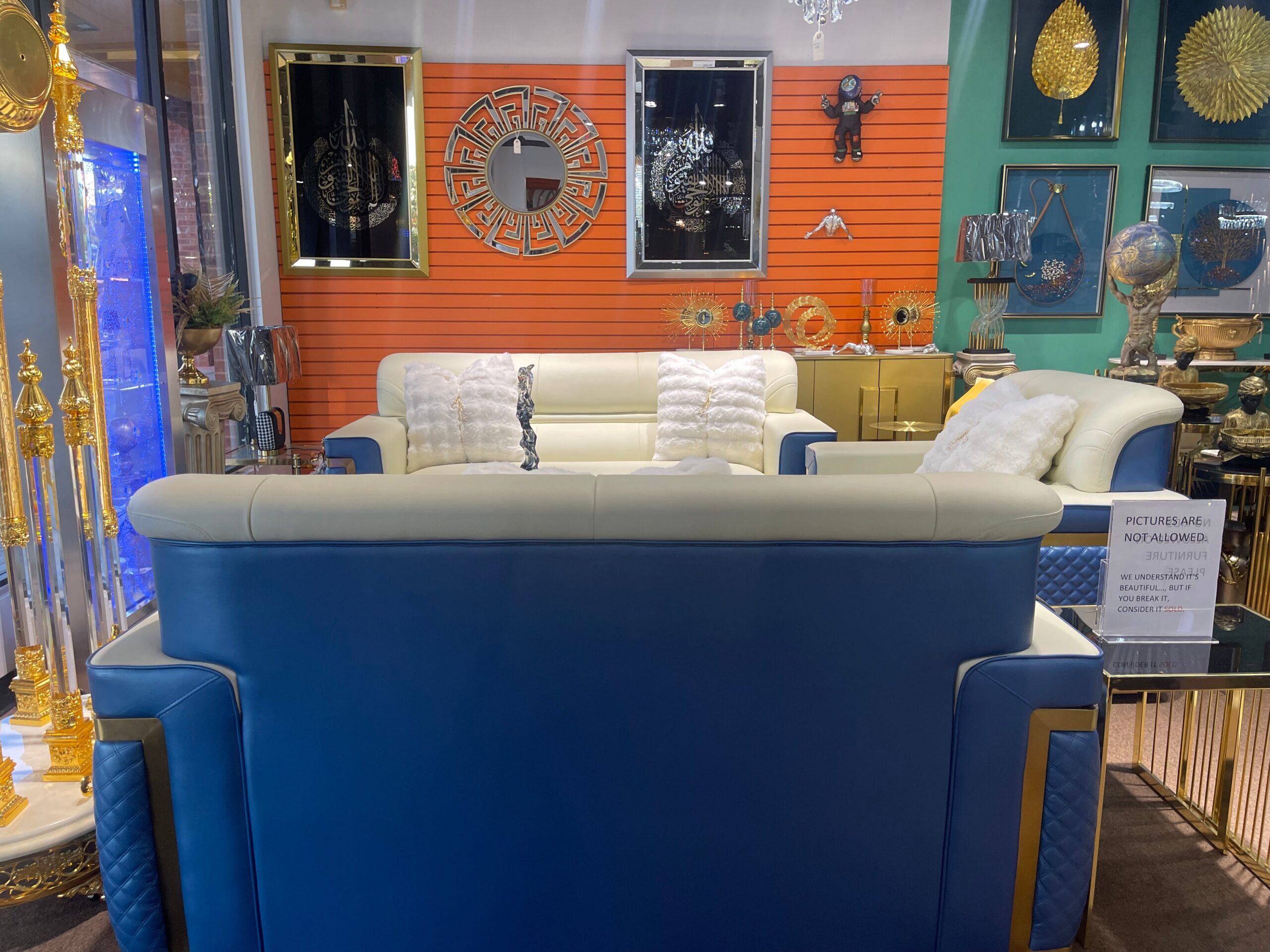GL- Blue & Cream Living Room Settee - Image 8