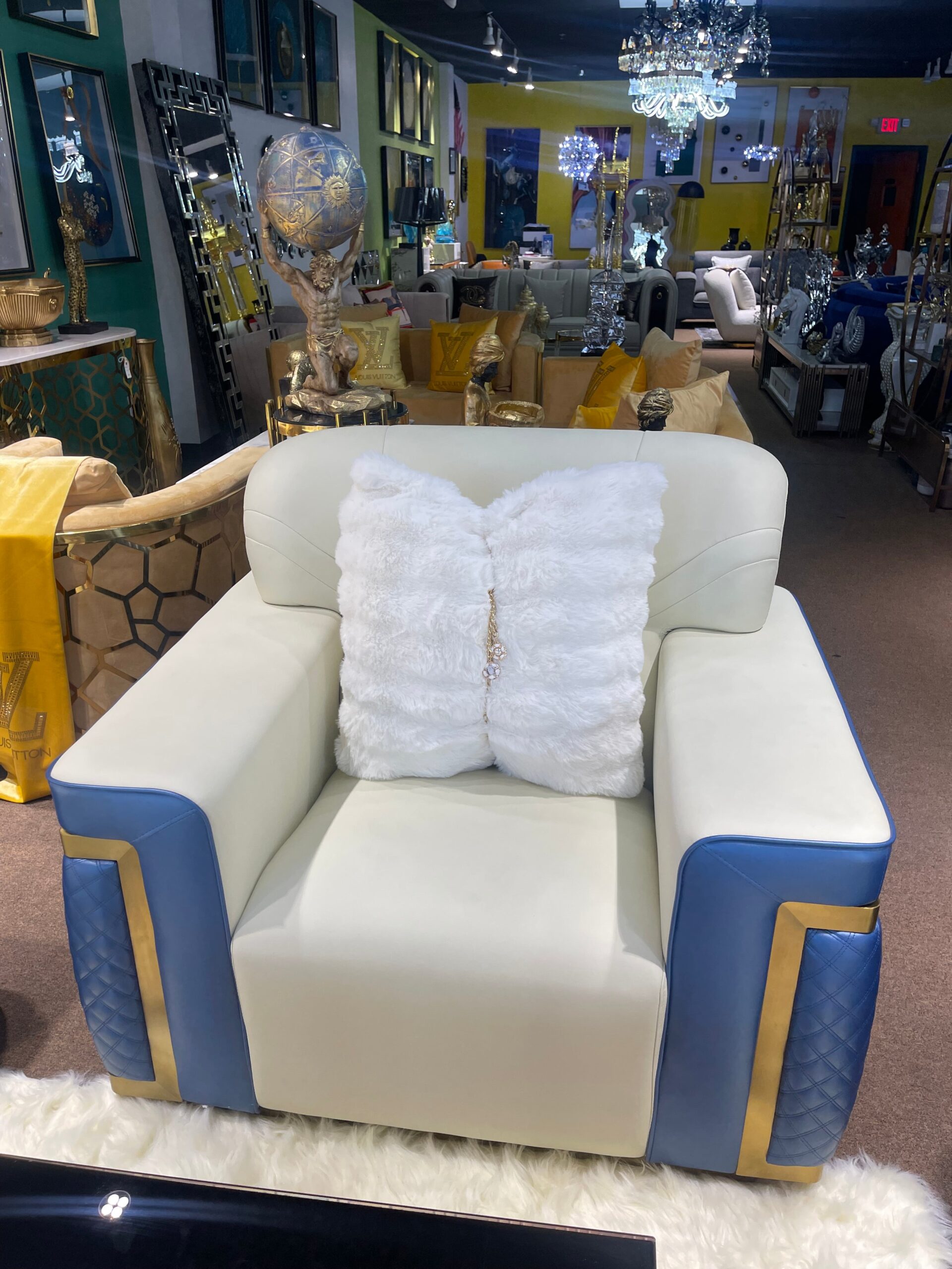 GL- Blue & Cream Living Room Settee - Image 11
